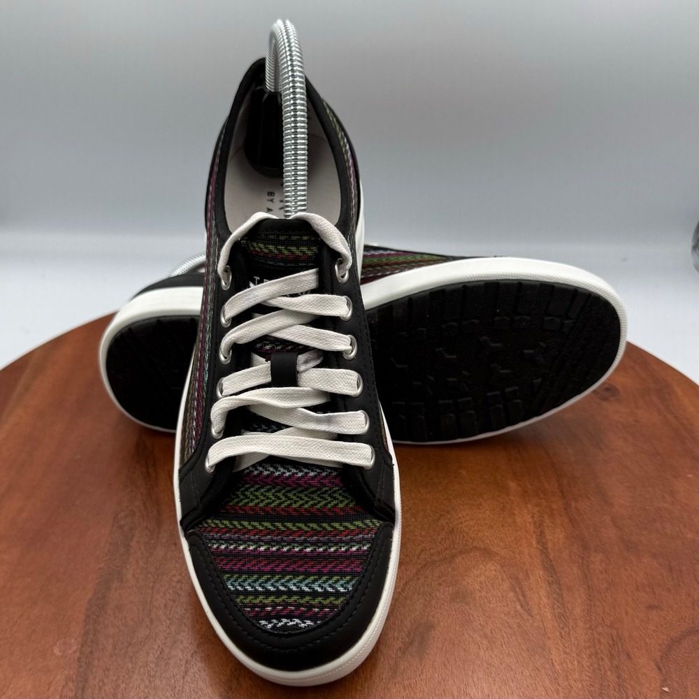 Traq by Alegria Sneaq Sneaker Wild Wave Womenâ Size EU 38 US 8/8.5 Casual Boho